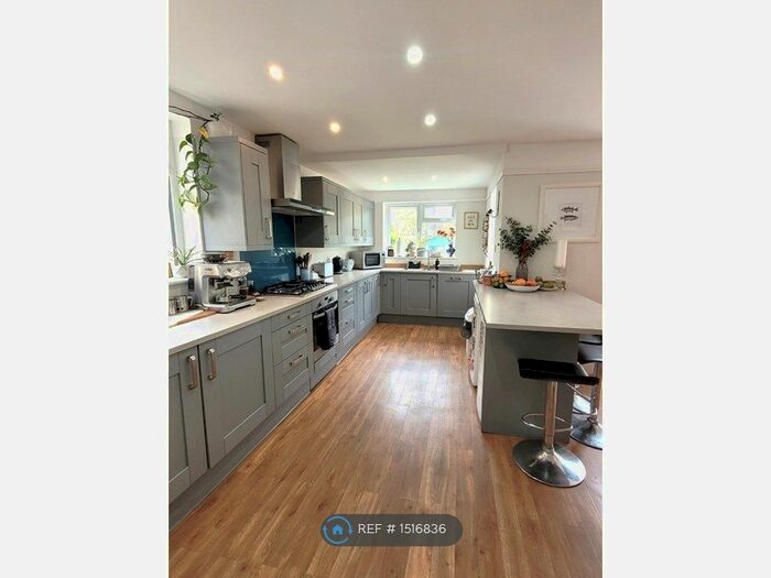 2 Bedroom Semi-Detached House To Rent In Muller Road, Bristol, BS7