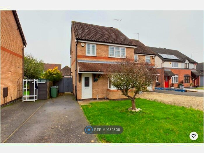 3 Bedroom Semi-Detached House To Rent In Whitebeam Close, Narborough, Leicester, LE19