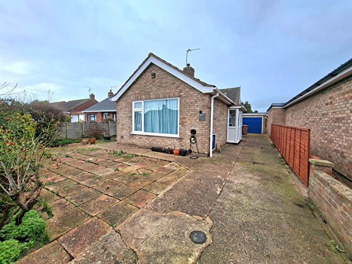 3 Bedroom Detached Bungalow For Sale In Ellwood Avenue, Peterborough, PE2