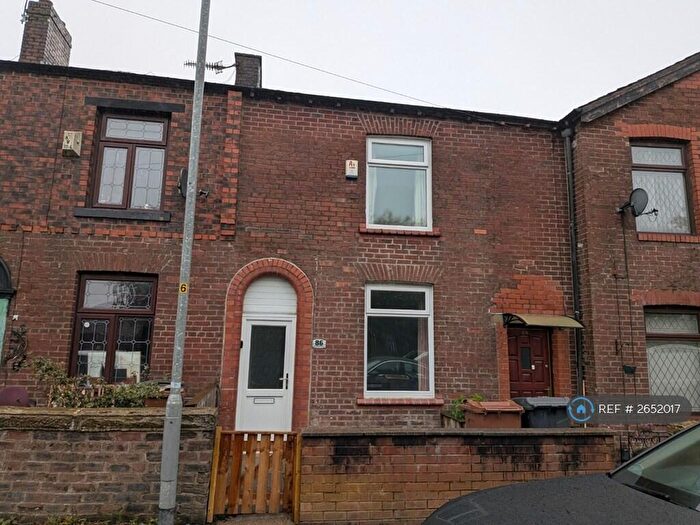 2 Bedroom Terraced House To Rent In Broadbent Road, Oldham, OL1