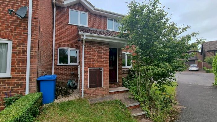 2 Bedroom Terraced House To Rent In Ravenscroft, Hook, RG27