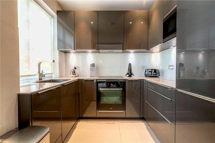 3 Bedroom Flat To Rent In Dunraven Street, Mayfair, London, W1K