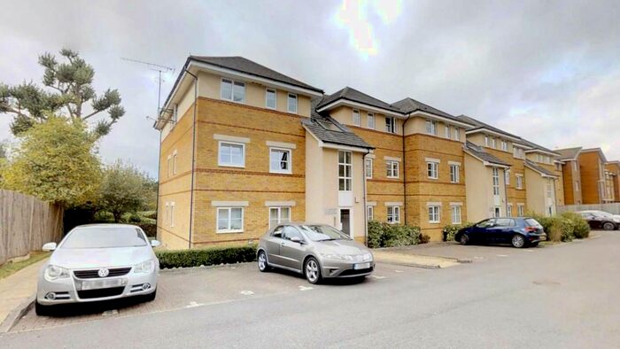 2 Bedroom Flat To Rent In Rushmere Court, Ebberns Road, Hemel Hempstead, HP3