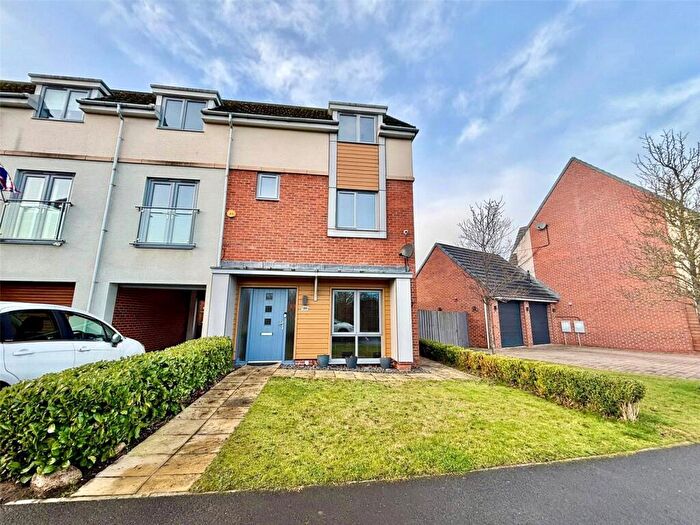 4 Bedroom Semi Detached House For Sale In Whitworth Park Drive, Houghton-Le-Spring, Sunderland, DH4