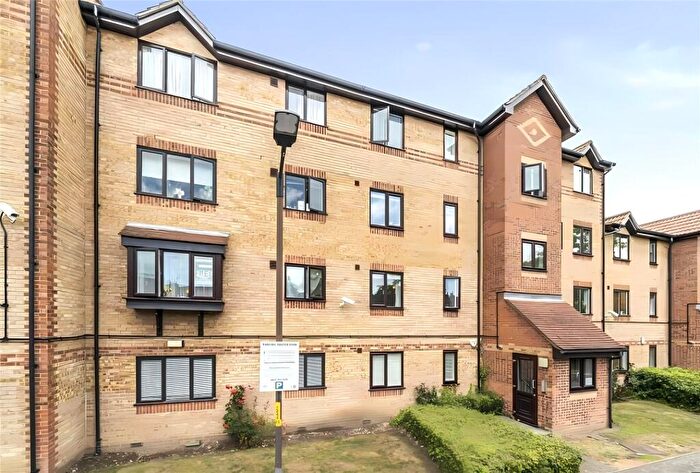 1 Bedroom Apartment To Rent In John Maurice Close, London, SE17