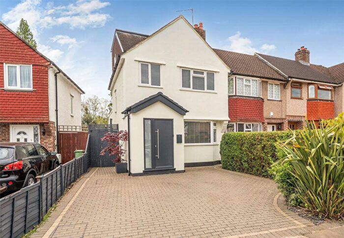 4 Bedroom House For Sale In Caverleigh Way, Worcester Park, Surrey, KT4