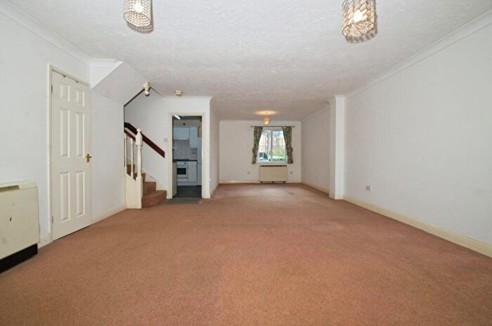 3 Bedroom Flat For Sale In Kestell Drive, Cardiff, CF11
