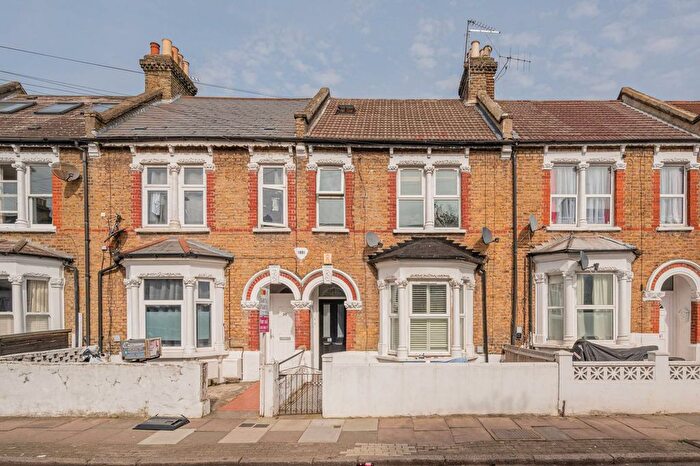 2 Bedroom Flat For Sale In Selkirk Road, Tooting, London, SW17