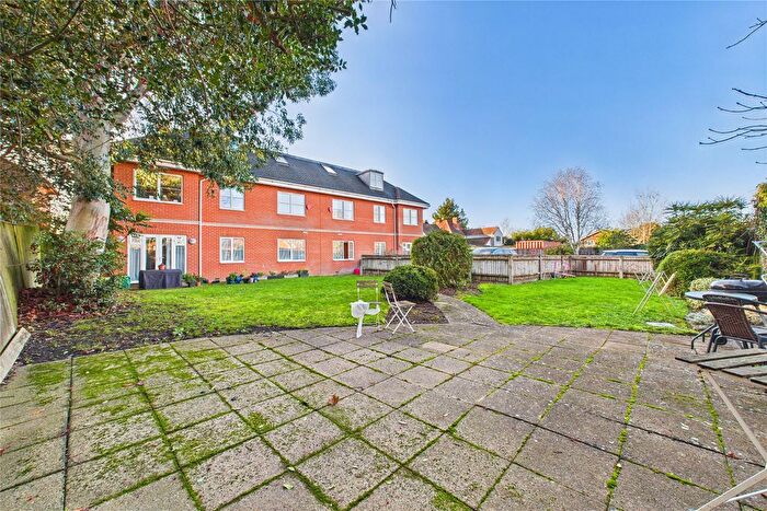 2 Bedroom Flat For Sale In Reading Road, Winnersh, Wokingham, Berkshire, RG41