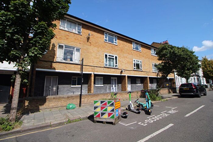 2 Bedroom Flat To Rent In Tradescant House, Tradescant Road, London, Greater London, SW8