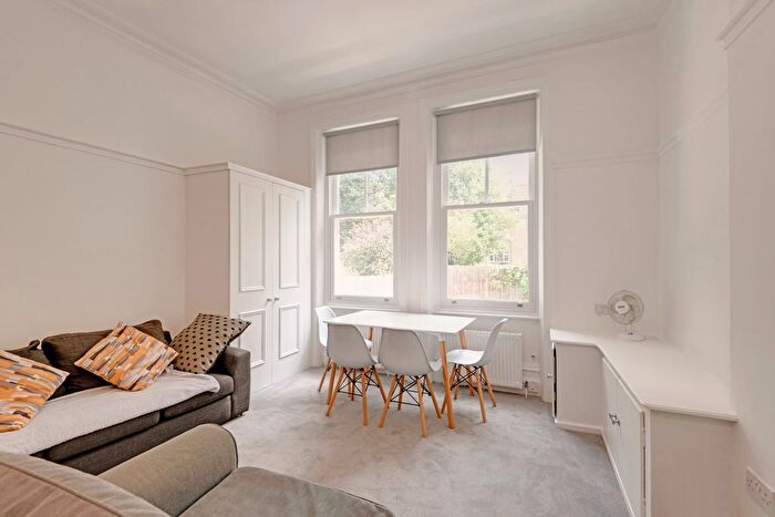 2 Bedroom Flat To Rent In Dennington Park Road, London, NW6