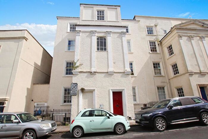 1 Bedroom Flat To Rent In Meridian Place - Clifton, BS8