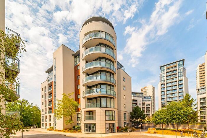 2 Bedroom Flat For Sale In Pump House Crescent, Brentford, TW8