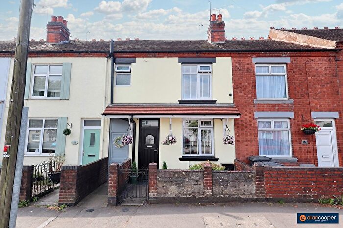 2 Bedroom Terraced House For Sale In Tomkinson Road, Stockingford, Nuneaton, CV10