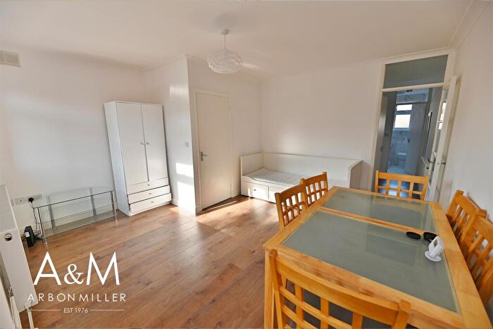 1 Bedroom Maisonette To Rent In Abbey Road, Newbury PArk, IG2