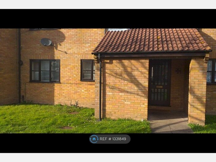 1 Bedroom Flat To Rent In Boltons Lane, Harlington Middsex Hayes, UB3