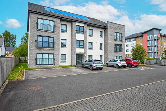 3 Bedroom Flat For Sale In Paragon Drive, Motherwell, ML1