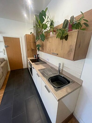 1 Bedroom Flat To Rent In Ninian Road, Cardiff, CF23