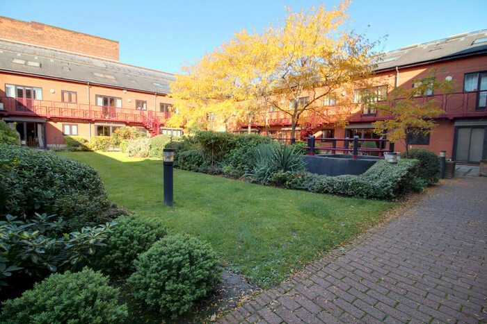 2 Bedroom Apartment To Rent In Kings Court, Cox Street, St. Pauls Square, B3