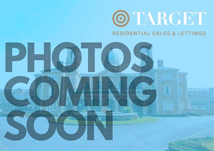 4 Bedroom Flat To Rent In Royal Drive, London, N11