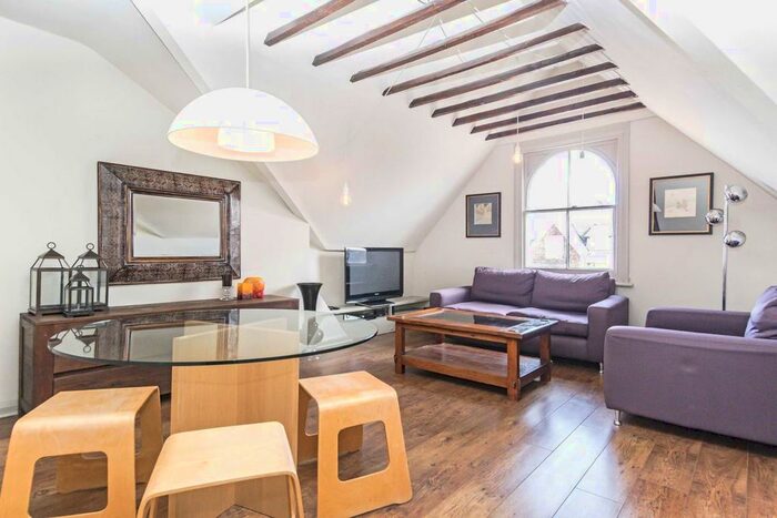 2 Bedroom Flat To Rent In Kings Road, London, SW19