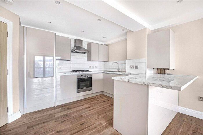 2 Bedroom Apartment For Sale In Spa Road, London, SE16