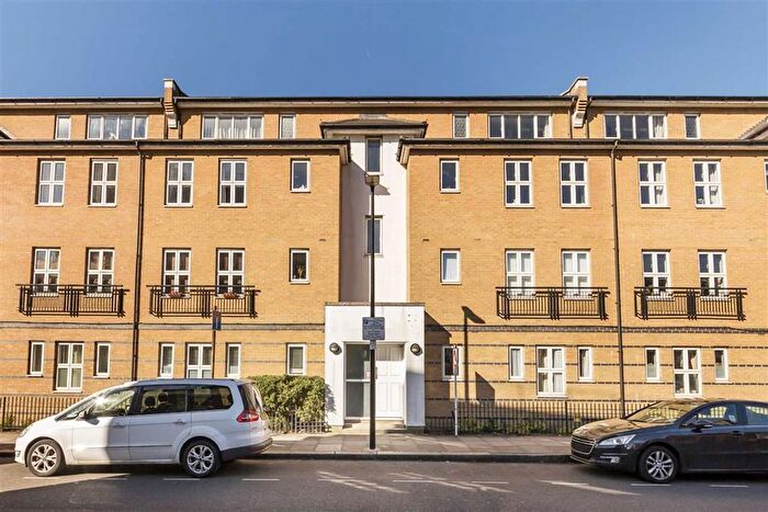 2 Bedroom Flat To Rent In Buckfast Street, Bethnal Green, E2
