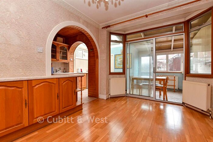 3 Bedroom End Of Terrace House For Sale In Manor Road, Mitcham, Surrey, CR4