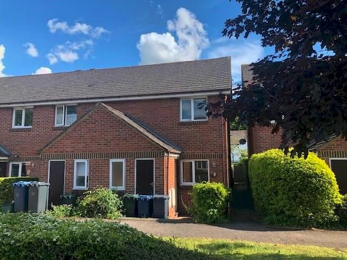 2 Bedroom Property To Rent In Sycamore Close, Bourne End, Buckinghamshire, SL8