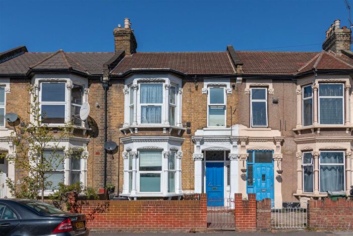 1 Bedroom Flat To Rent In Grove Green Road, Leytonstone, E11