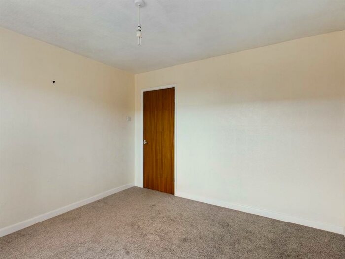 2 Bedroom Bungalow For Sale In Calder Avenue, Ormskirk, L39