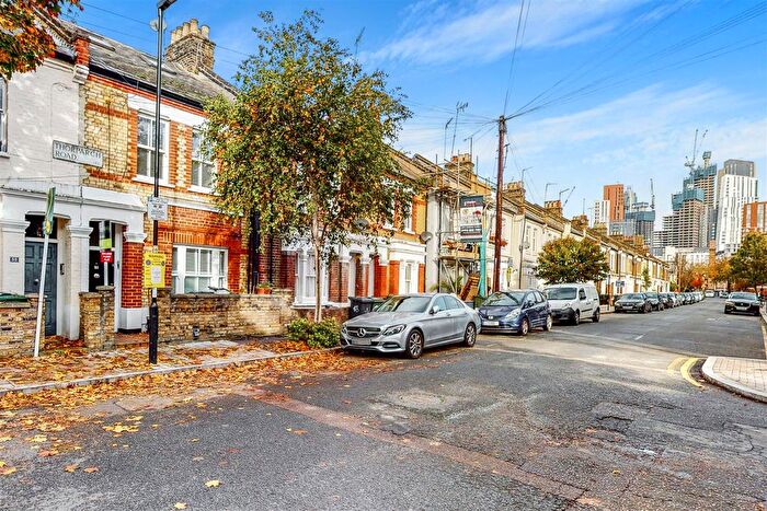 2 Bedroom Flat To Rent In Thorparch Road, London, SW8