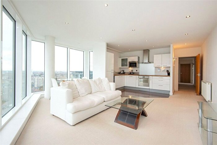 2 Bedroom Flat To Rent In Alaska Apartments, Western Gateway, E16