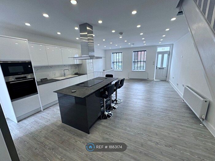 4 Bedroom Detached House To Rent In Nascot Place, Watford, WD17