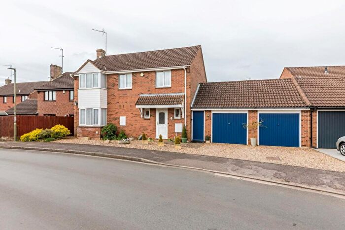 4 Bedroom Detached House For Sale In Riley Drive, Banbury, OX16