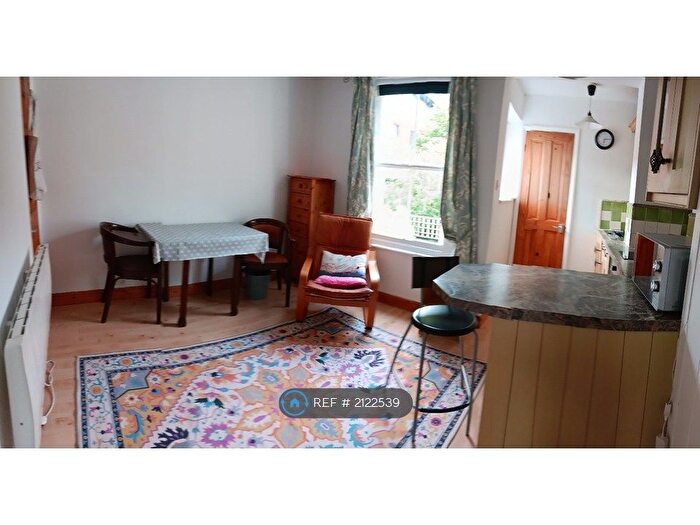 2 Bedroom Flat To Rent In Dover Street, Canterbury, CT1
