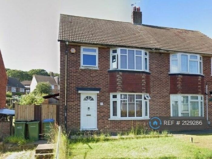 3 Bedroom Semi-Detached House To Rent In Willrose Crescent, London, SE2
