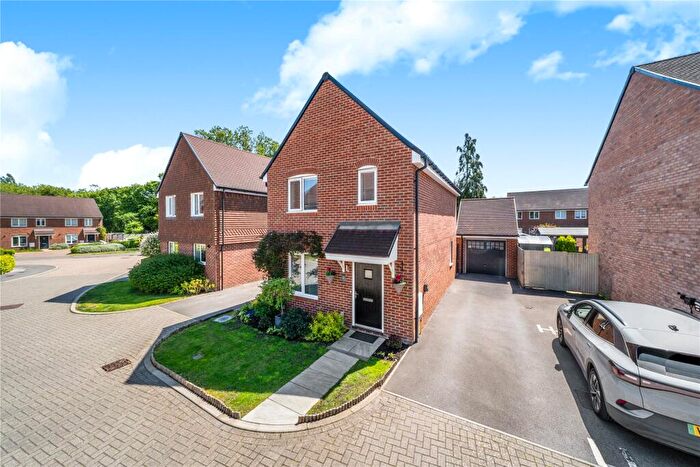 3 Bedroom Detached House For Sale In Lucas Drive, West End, Woking, Surrey, GU24