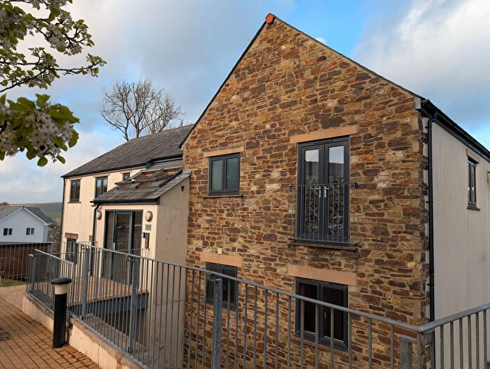 2 Bedroom Flat For Sale In Gilbury Hill, Lostwithiel, PL22