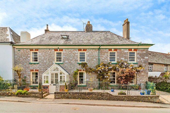 5 Bedroom Link Detached House For Sale In Fore Street, Ipplepen, Newton Abbot, TQ12