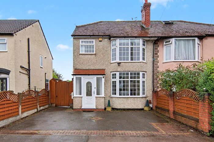 3 Bedroom Semi-Detached House For Sale In Fir Tree Avenue, Coventry, CV4