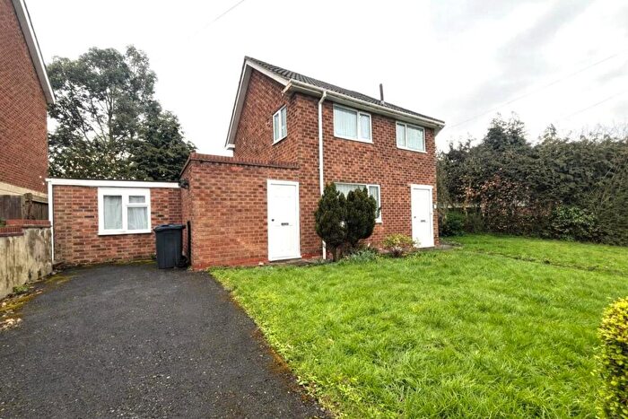 4 Bedroom Semi Detached House For Sale In Popes Lane, Kings Norton, B38