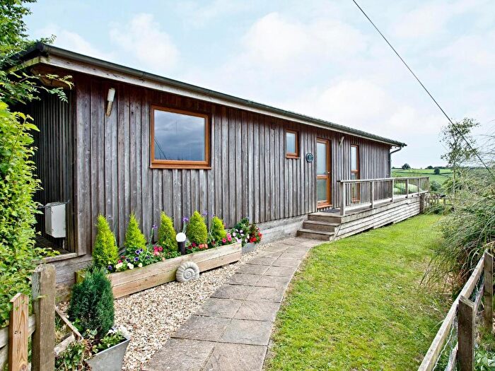 3 Bedroom Lodge To Rent In Hawkchurch, Axminster, EX13