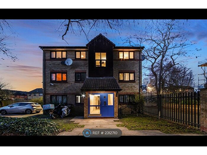 1 Bedroom Flat To Rent In Maldon Close, London, E15