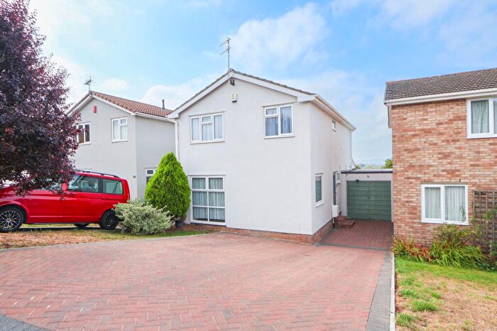 4 Bedroom Detached House For Sale In Mendip Road, Yatton, BS49
