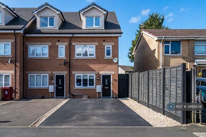 4 Bedroom End Of Terrace House To Rent In Moorcroft Gardens, Bolton, BL2