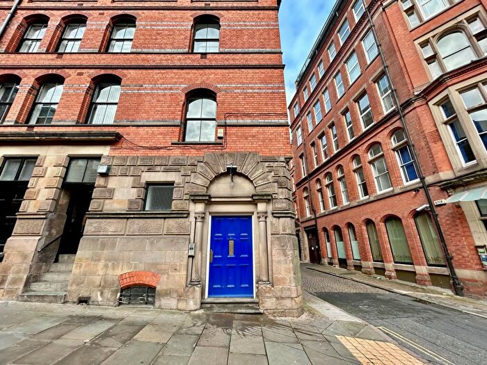 2 Bedroom Apartment To Rent In Barker Gate, Nottingham, NG1