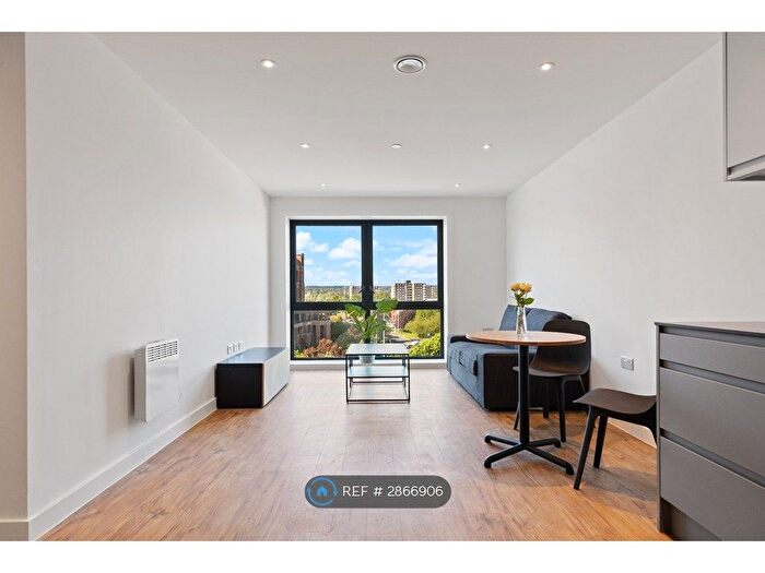 1 Bedroom Flat To Rent In Saxton Lane, Leeds, LS9