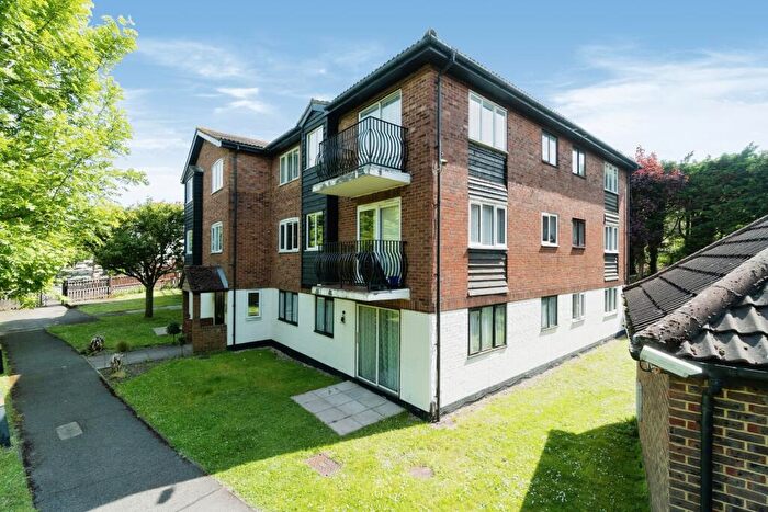 2 Bedroom Apartment To Rent In Birchend Close, South Croydon, CR2