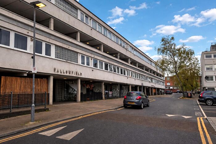 3 Bedroom Flat For Sale In Pooles Park, London, N4